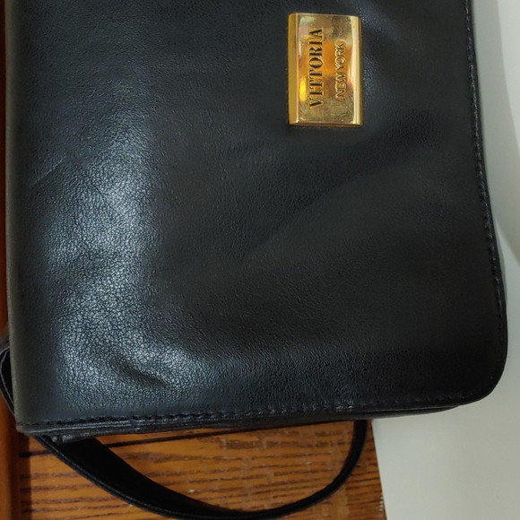 Vittoria Genuine Leather Crossbody Bag - Picture 4 of 17